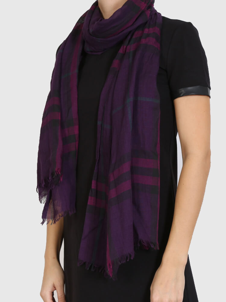 Purple on sale burberry scarf