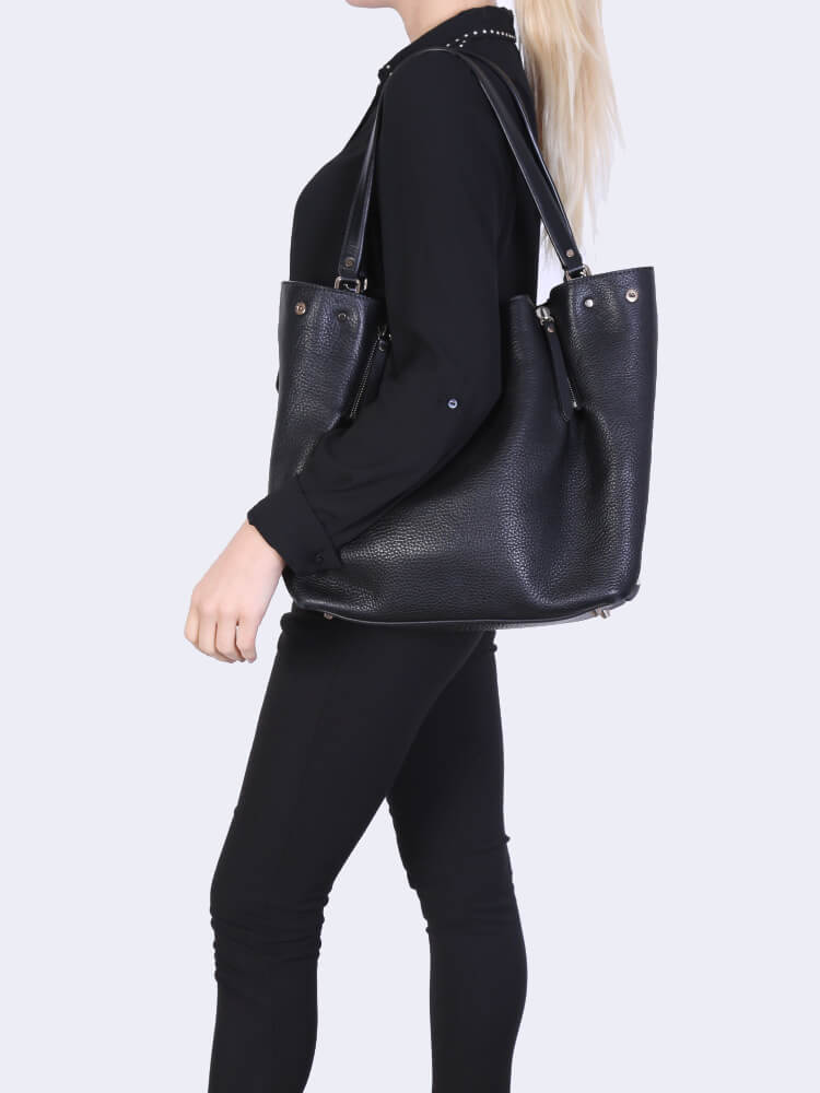 Burberry - Maidstone Medium Leather Bag Black 