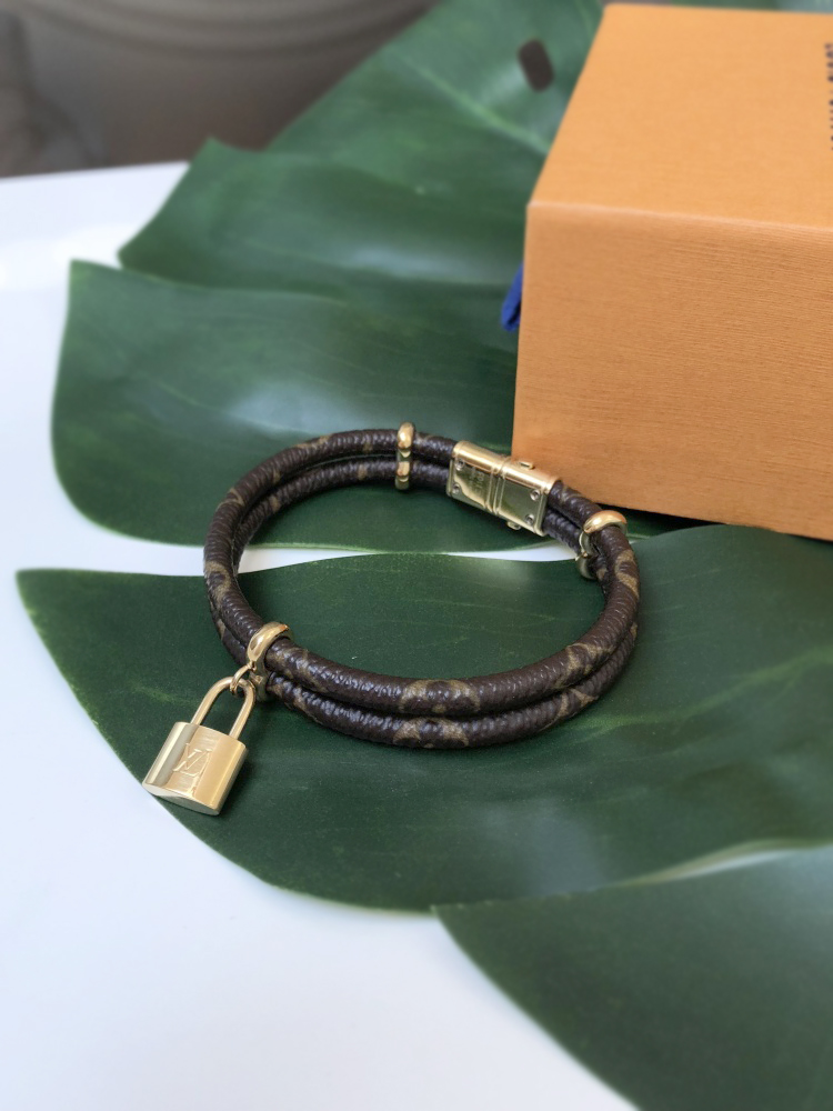 Shop Louis Vuitton MONOGRAM KEEP IT TWICE MONOGRAM BRACELET Size 19 by  CHARIOTLONDON