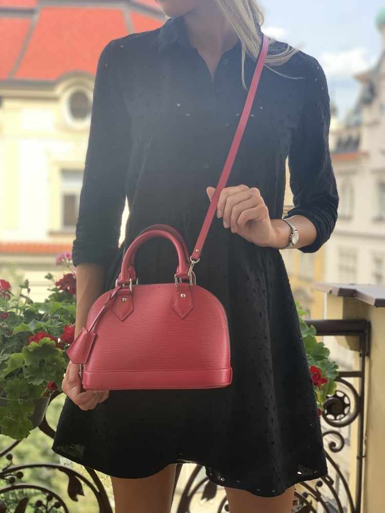 Louis Vuitton black Leather Epi Alma BB Bag with Chain, Women's Fashion,  Bags & Wallets, Tote Bags on Carousell