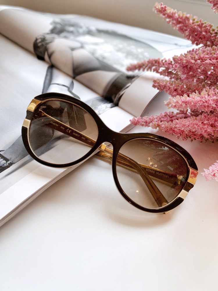 Shop Louis Vuitton Lv Petal Cat Eye Sunglasses (Z1628U, Z1627U) by  CITYMONOSHOP