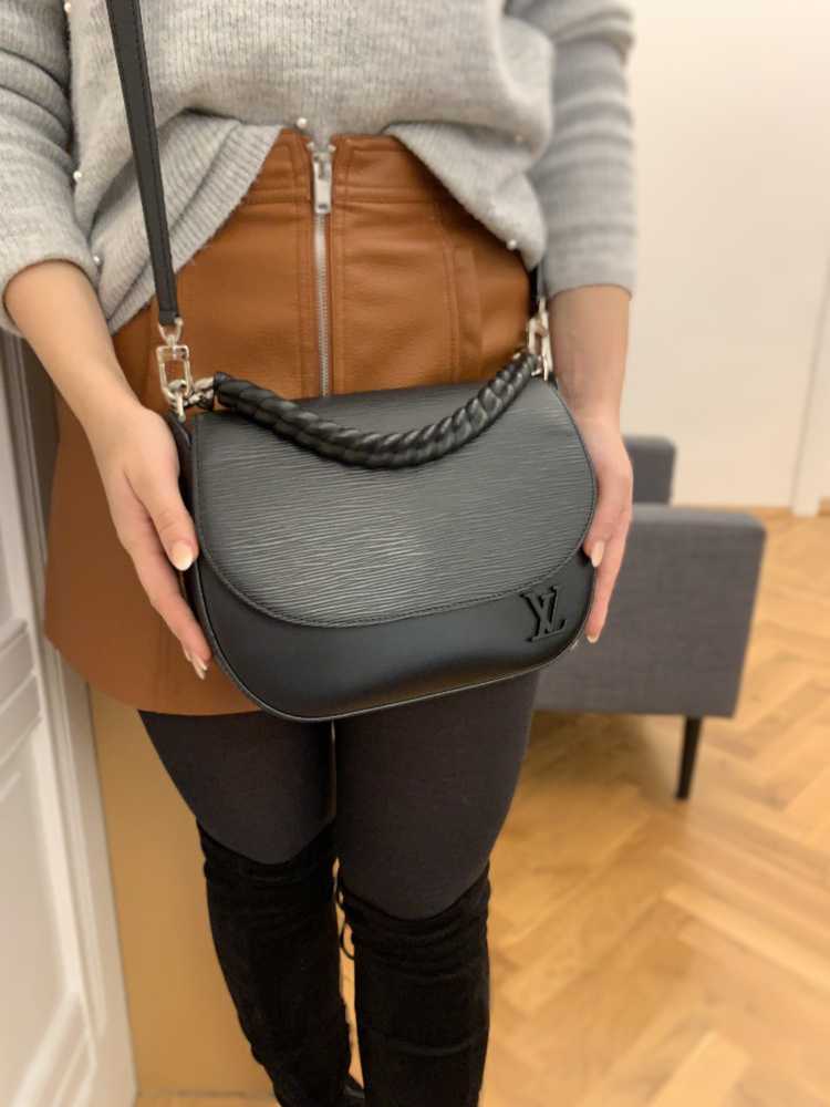 Louis vuitton epi luna sale