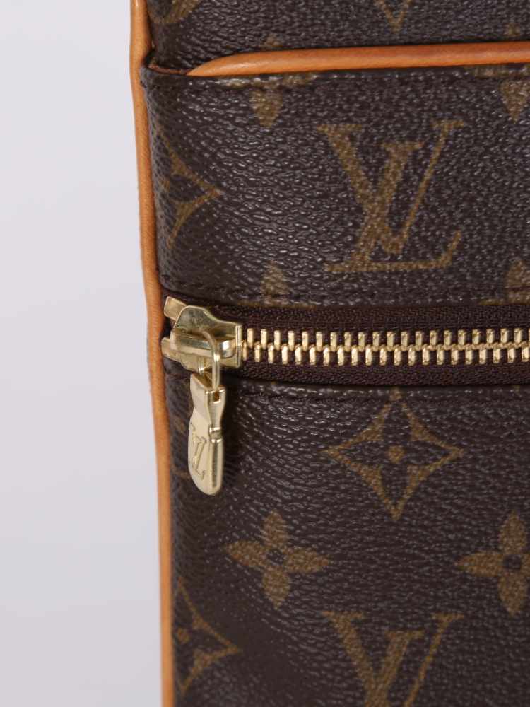 Louis Vuitton Valmy Pochette - istanbulmarka34_store