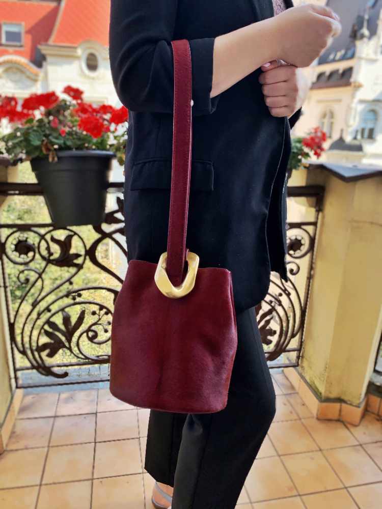 Bottega Veneta Drop Bag Calf Hair Burgundy www.luxurybags.cz