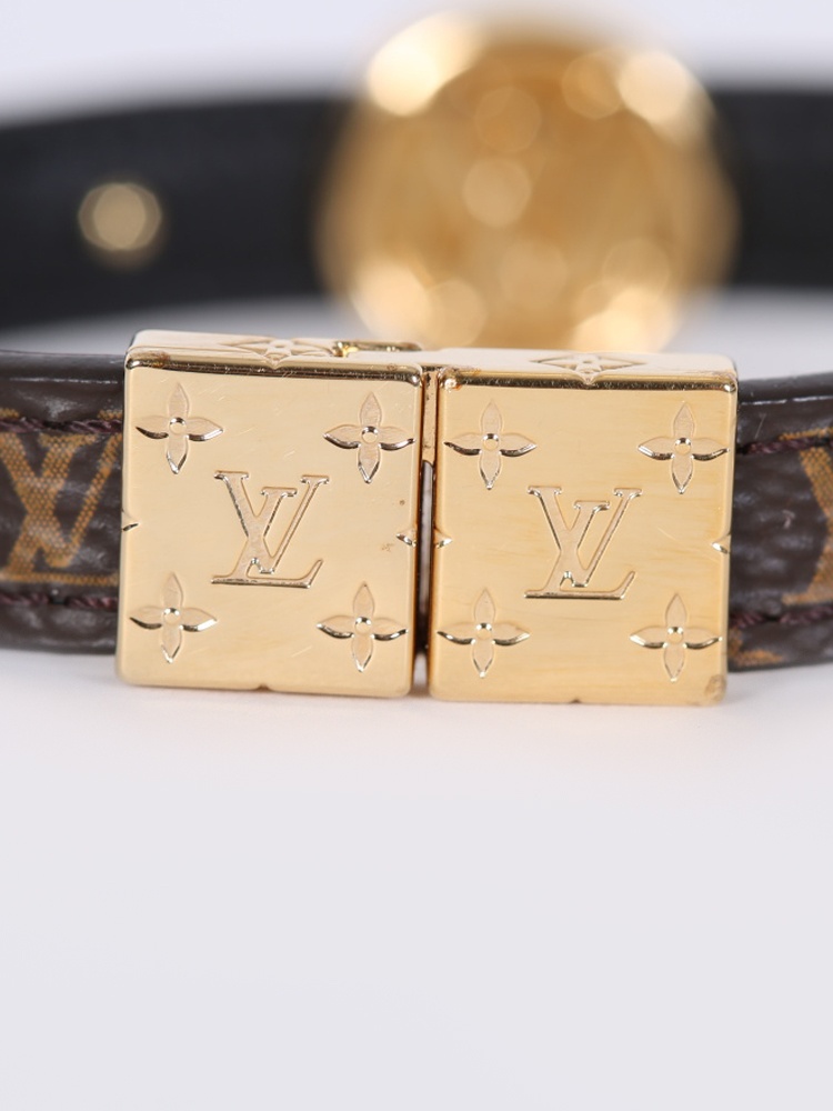 LV Circle Reversible Bracelet - Louis Vuitton ®  Louis vuitton bracelet,  Womens fashion accessories, Louis vuitton