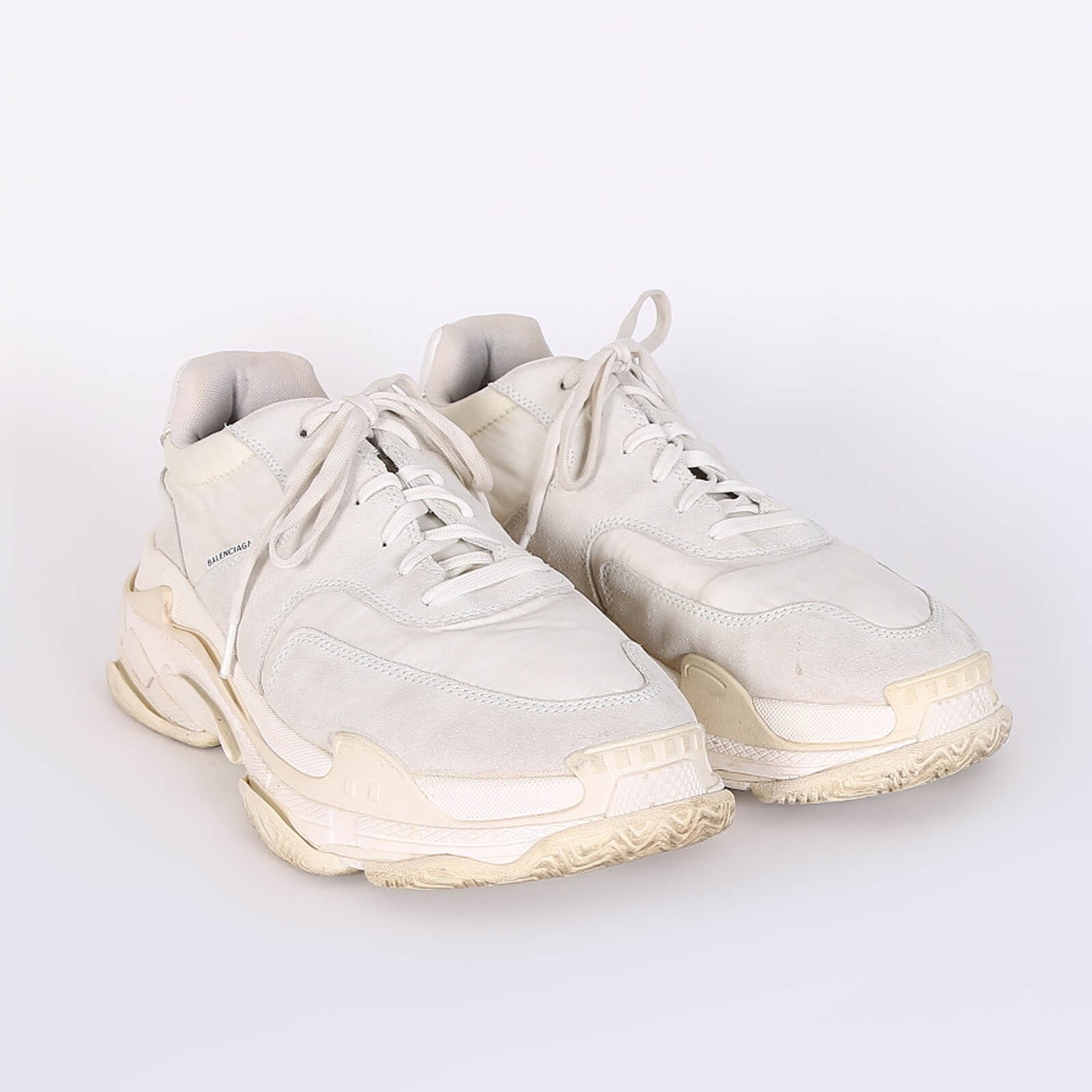 Balenciaga triple s v2 online